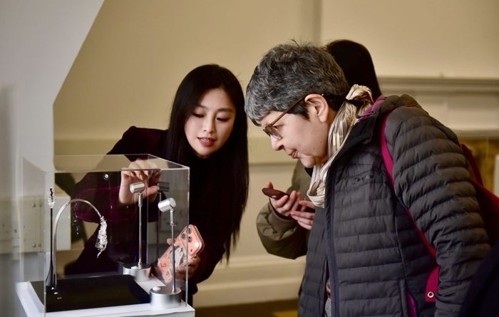 Lu Ying Debuts “Nouveau Deco” High Jewellery in London with Exhibition “Between Order and Radiance”